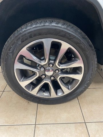 Used 2017 Jeep Grand Cherokee Overland RWD image 36