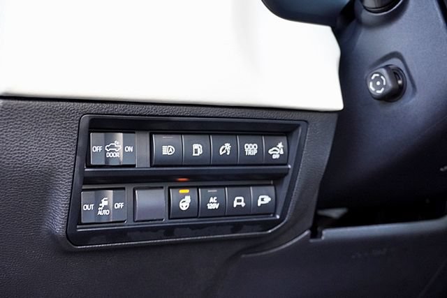 Used 2022 Toyota Tundra Capstone AWD/4WD image 41