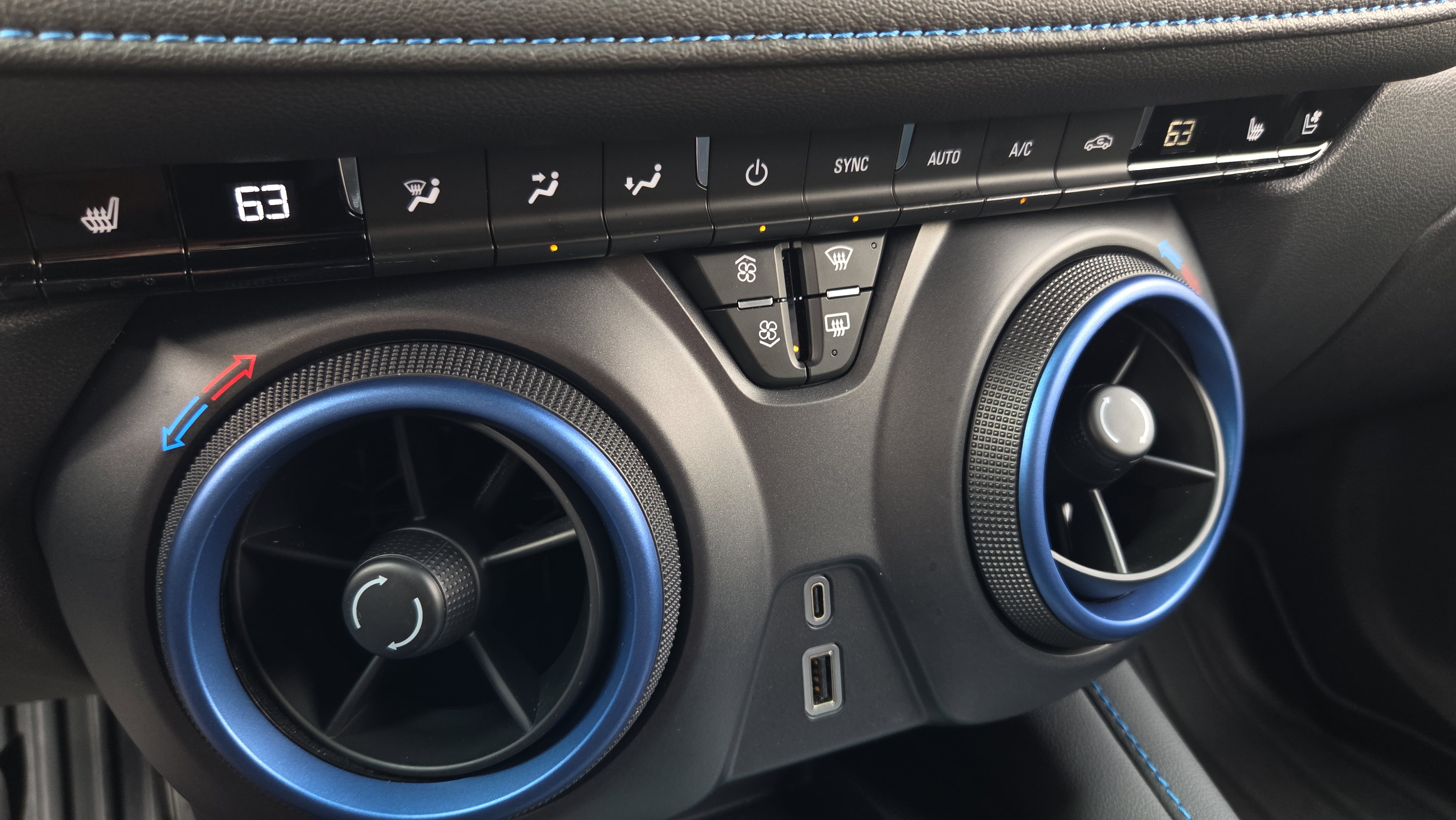 Used 2023 Chevrolet Blazer RS w/ Driver Confidence II Package FWD image 24