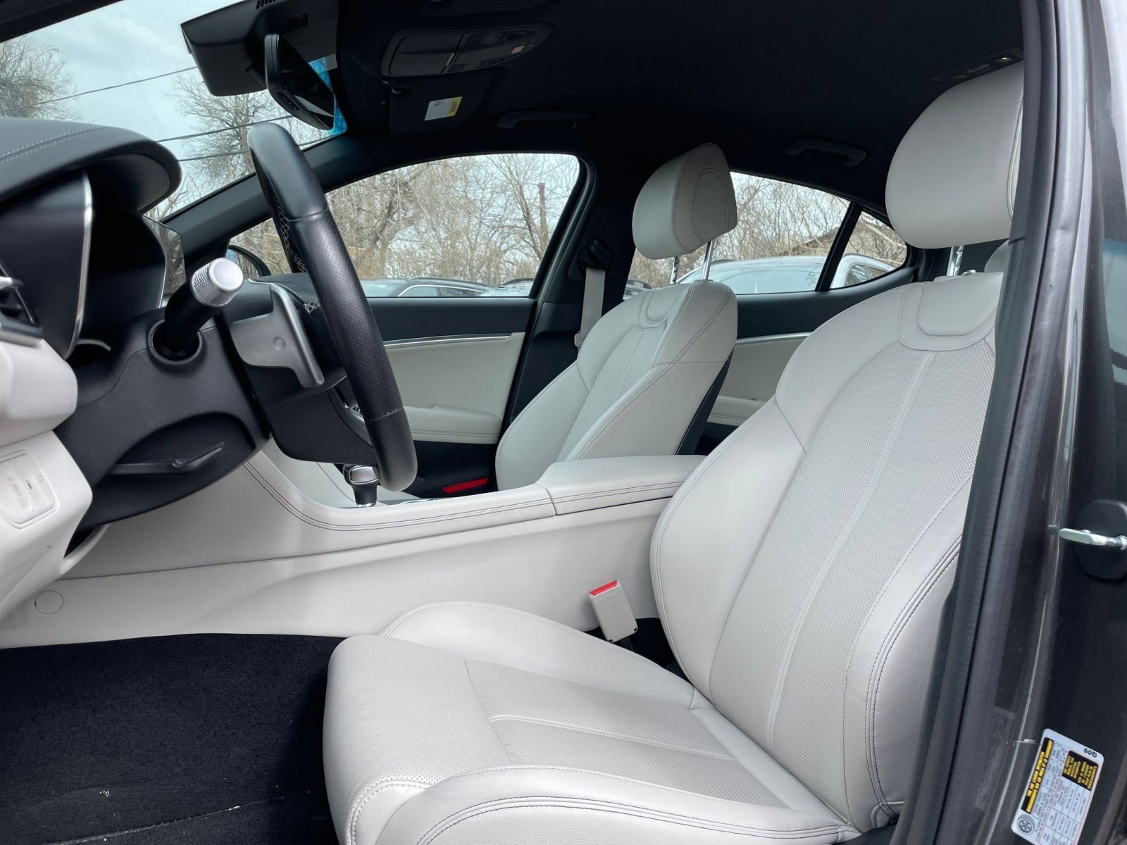 Used 2025 Genesis G70 2.5T image 30