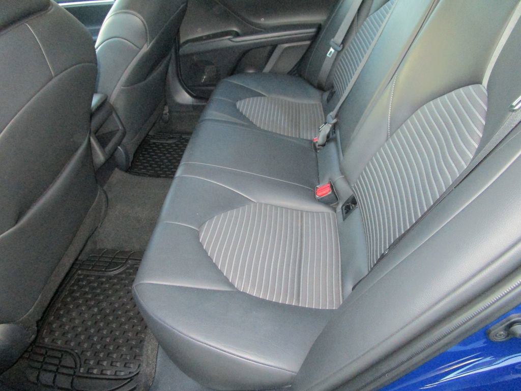 Used 2024 Toyota Camry SE image 13