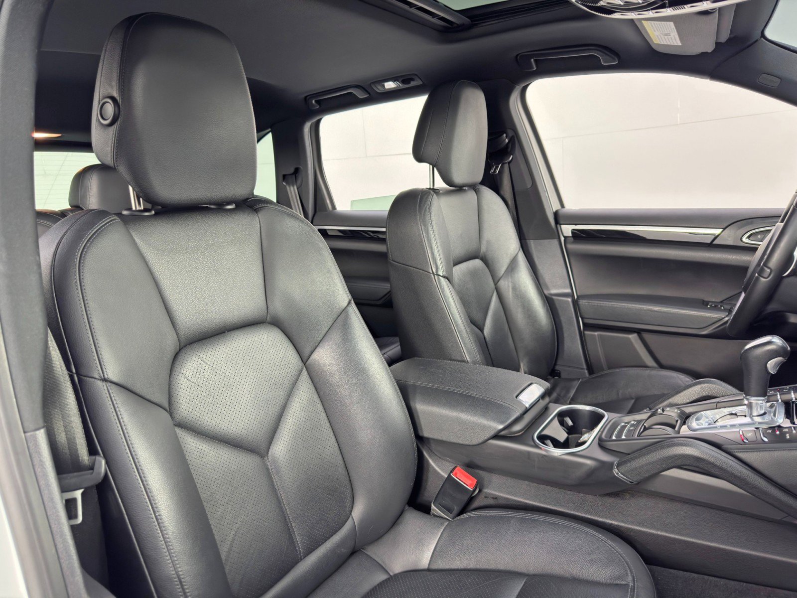 Used 2014 Porsche Cayenne AWD/4WD image 34