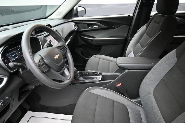 Used 2022 Chevrolet TrailBlazer LT FWD image 16