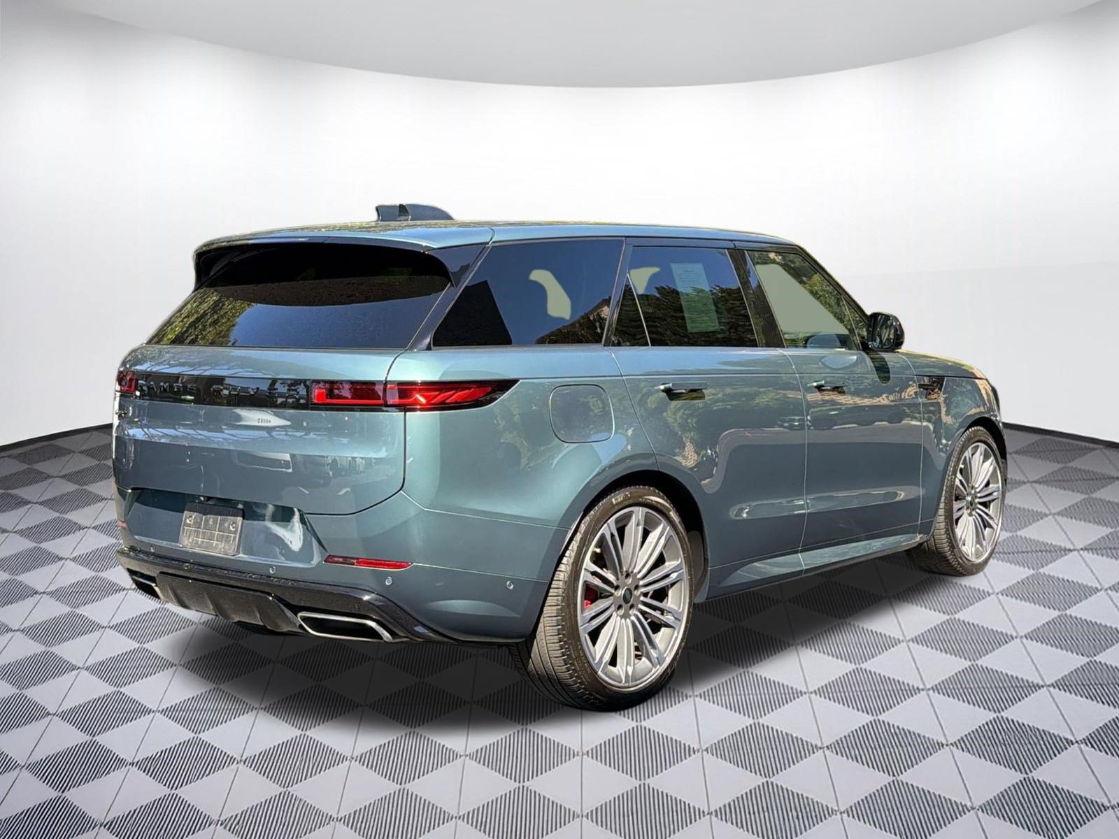 Used 2024 Land Rover Range Rover Sport Dynamic SE AWD/4WD image 9