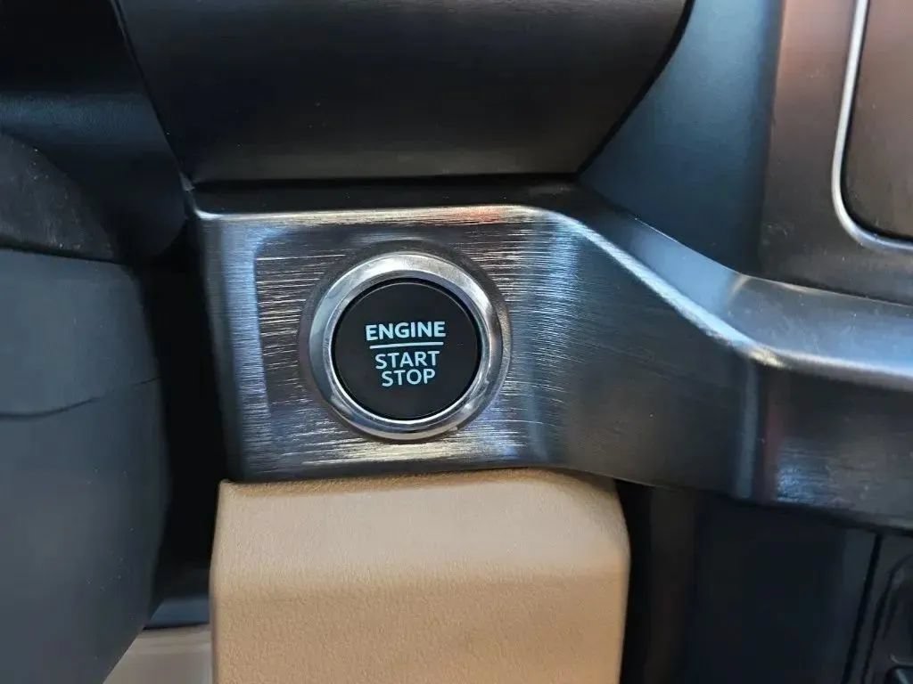 Used 2023 Ford F250 Lariat w/ Chrome Package AWD/4WD image 38