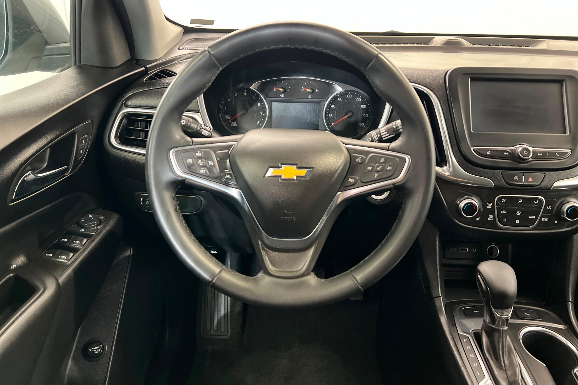Used 2024 Chevrolet Equinox LT AWD/4WD image 12