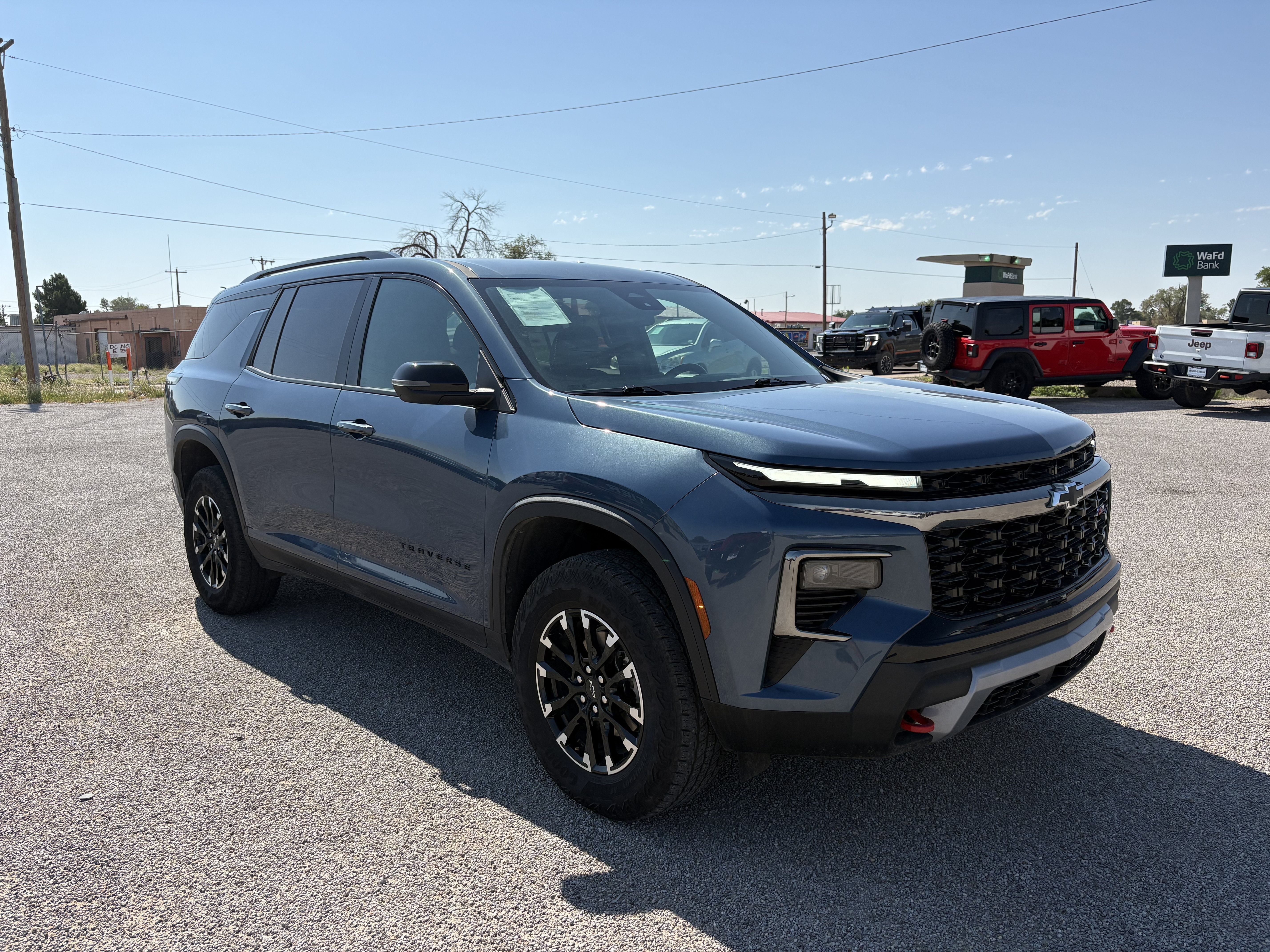 Used 2025 Chevrolet Traverse Z71 AWD/4WD image 1