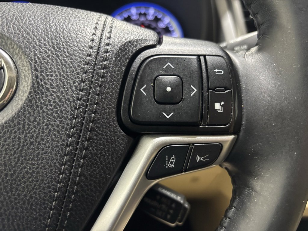 Used 2019 Toyota Highlander XLE image 21