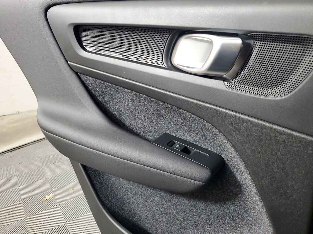 New 2026 Volvo XC40 B5 Core image 18