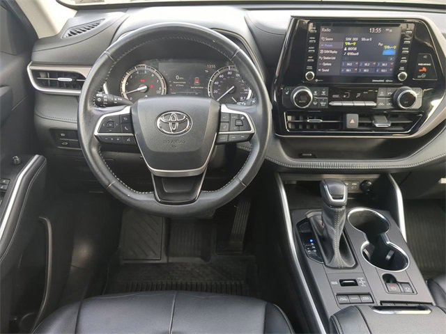 Used 2022 Toyota Highlander XLE image 15