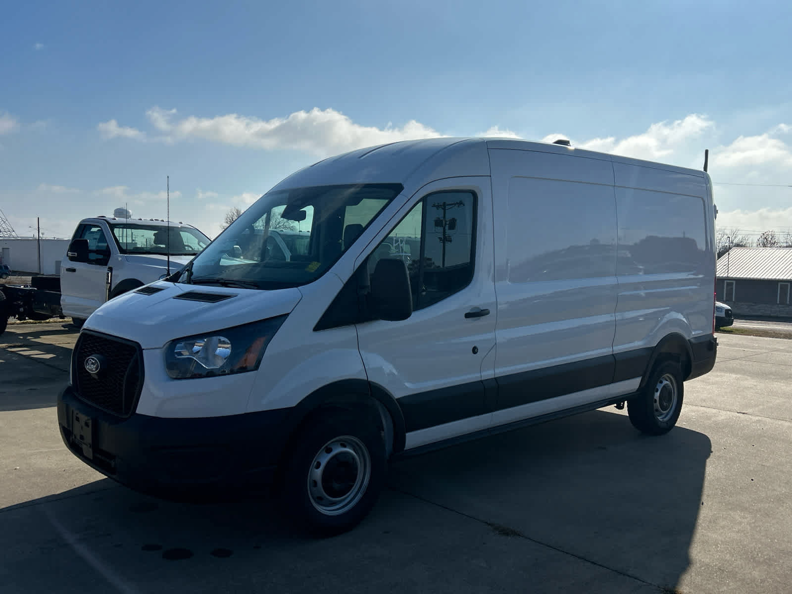 New 2026 Ford Transit 250 148 Medium Roof w/ Load Area Protection Package RWD image 4