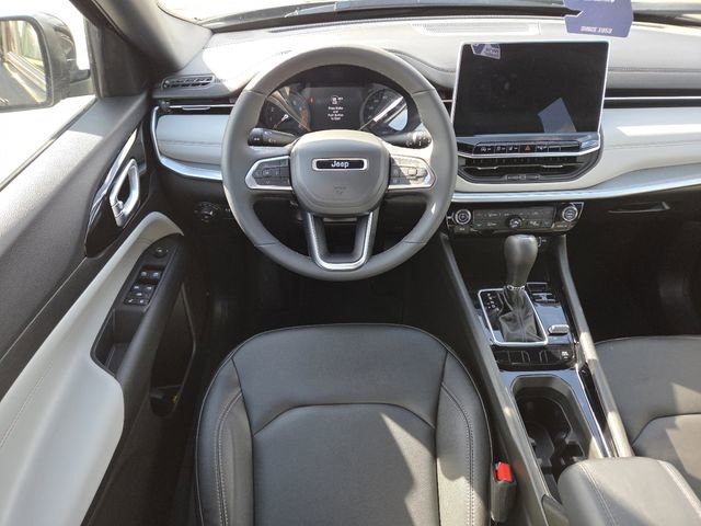 Used 2026 Jeep Compass Limited AWD/4WD image 28