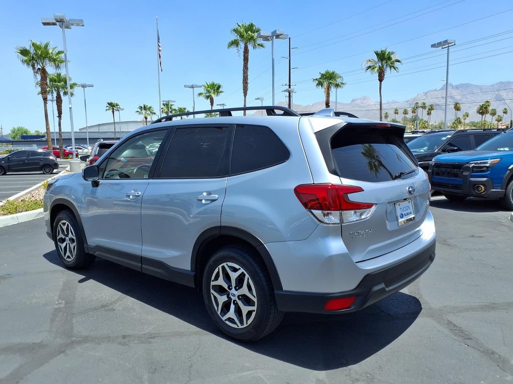 Certified 2023 Subaru Forester Premium AWD/4WD image 11