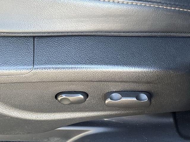 Certified 2021 Chevrolet Trax LT w/ LT Convenience Package image 23