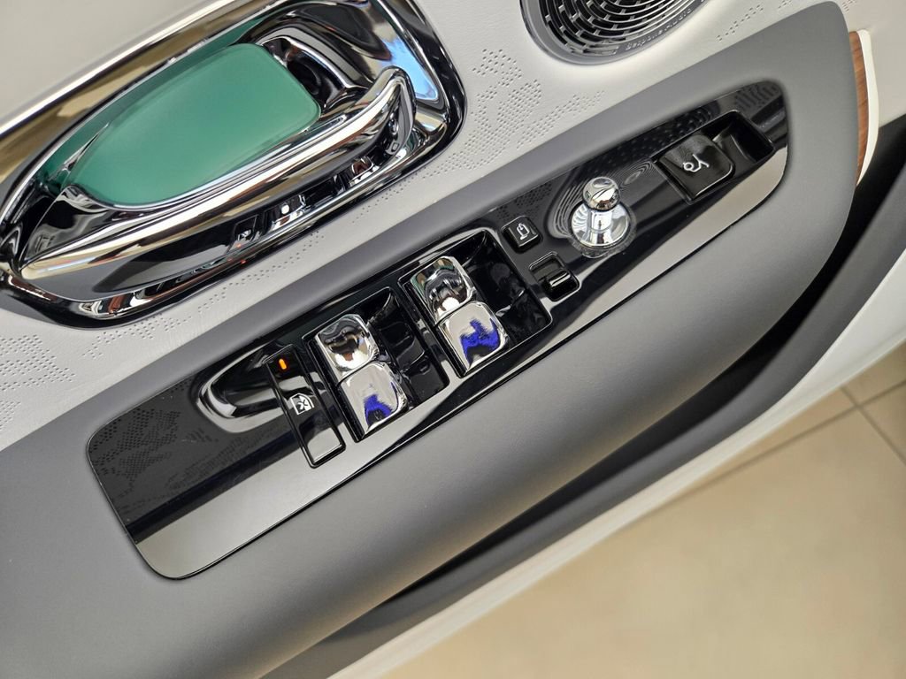 New 2026 Rolls-Royce Cullinan image 32