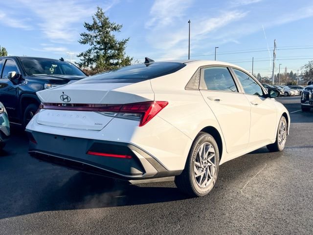 New 2026 Hyundai Elantra Hybrid w/ Cargo Package FWD image 7