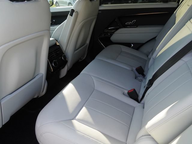 Used 2024 Land Rover Range Rover Sport SE AWD/4WD image 13