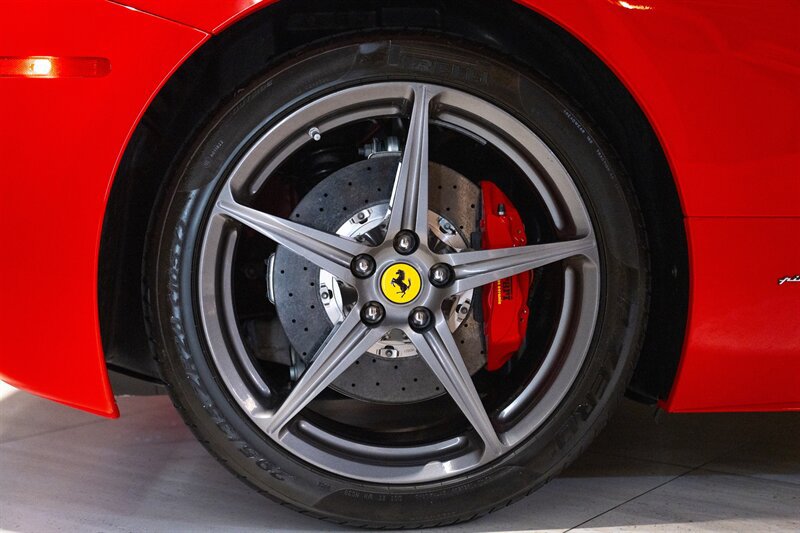 Used 2015 Ferrari 458 Spider RWD image 14