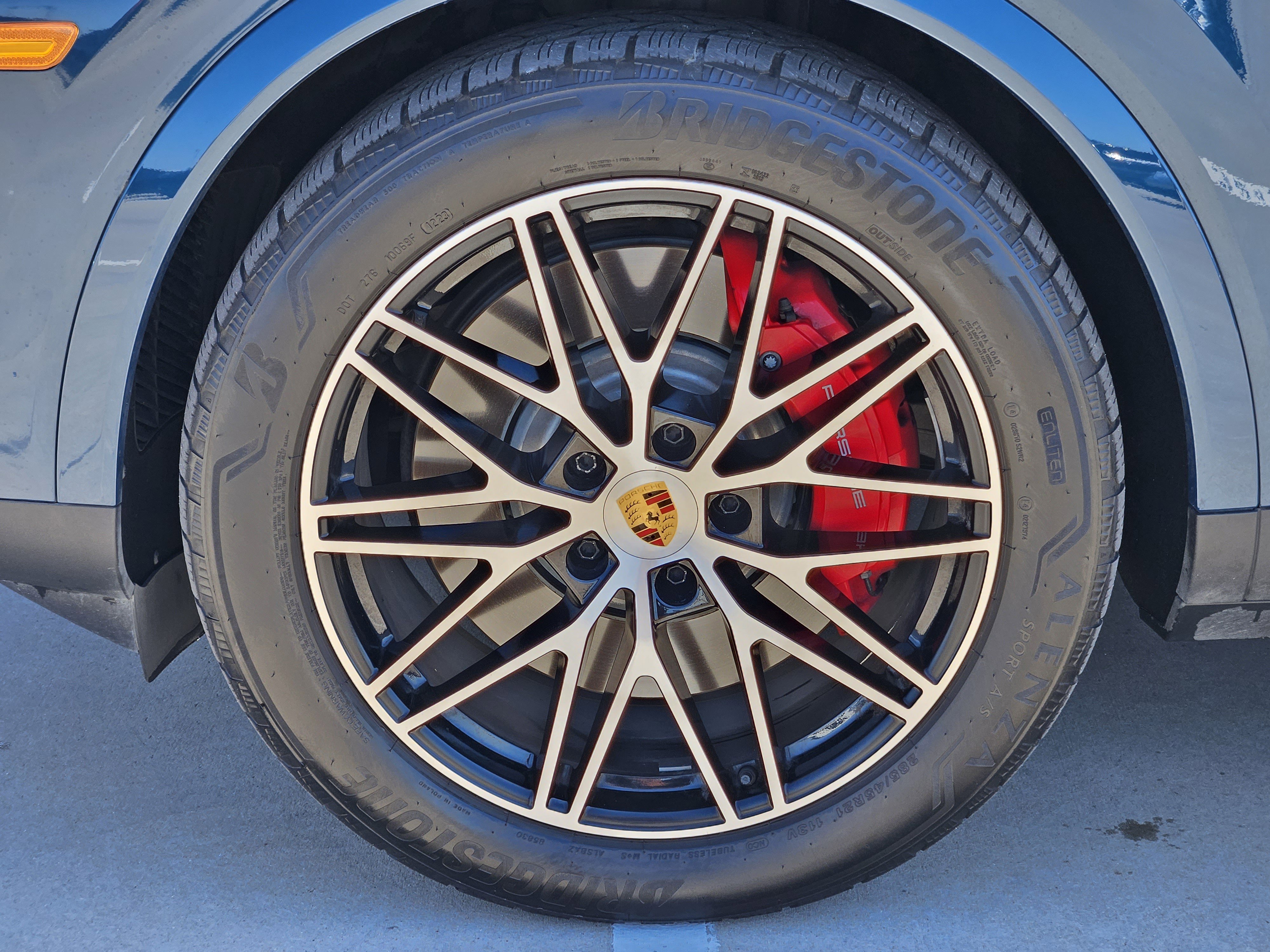Certified 2024 Porsche Cayenne S AWD/4WD image 14