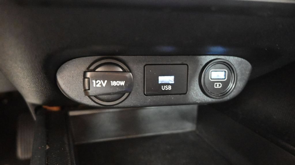 Used 2023 Hyundai Elantra SEL w/ Cargo Package FWD image 32