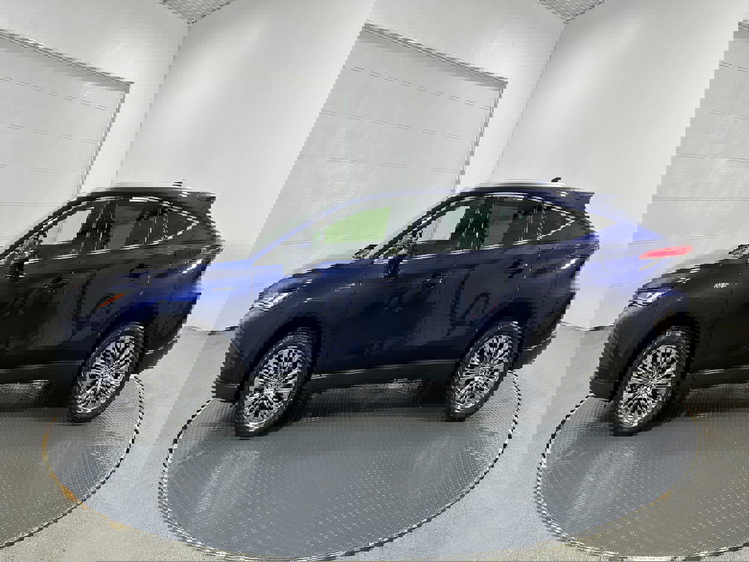 Used 2021 Toyota Venza Limited image 19