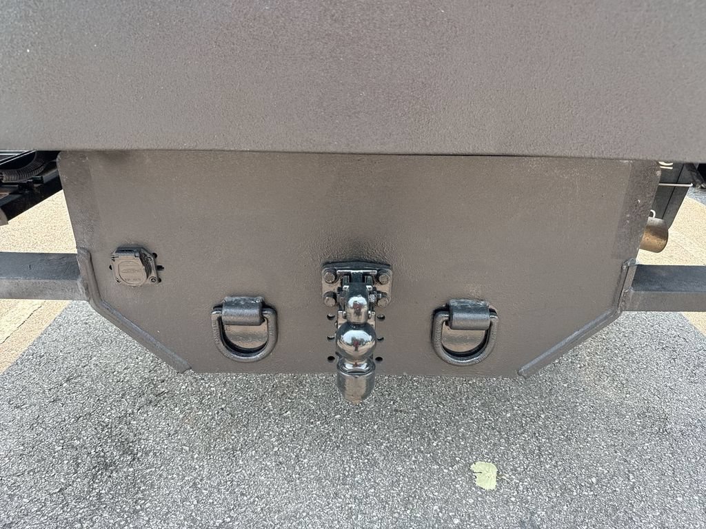 Used 2008 Ford F550 2WD Regular Cab Super Duty image 8