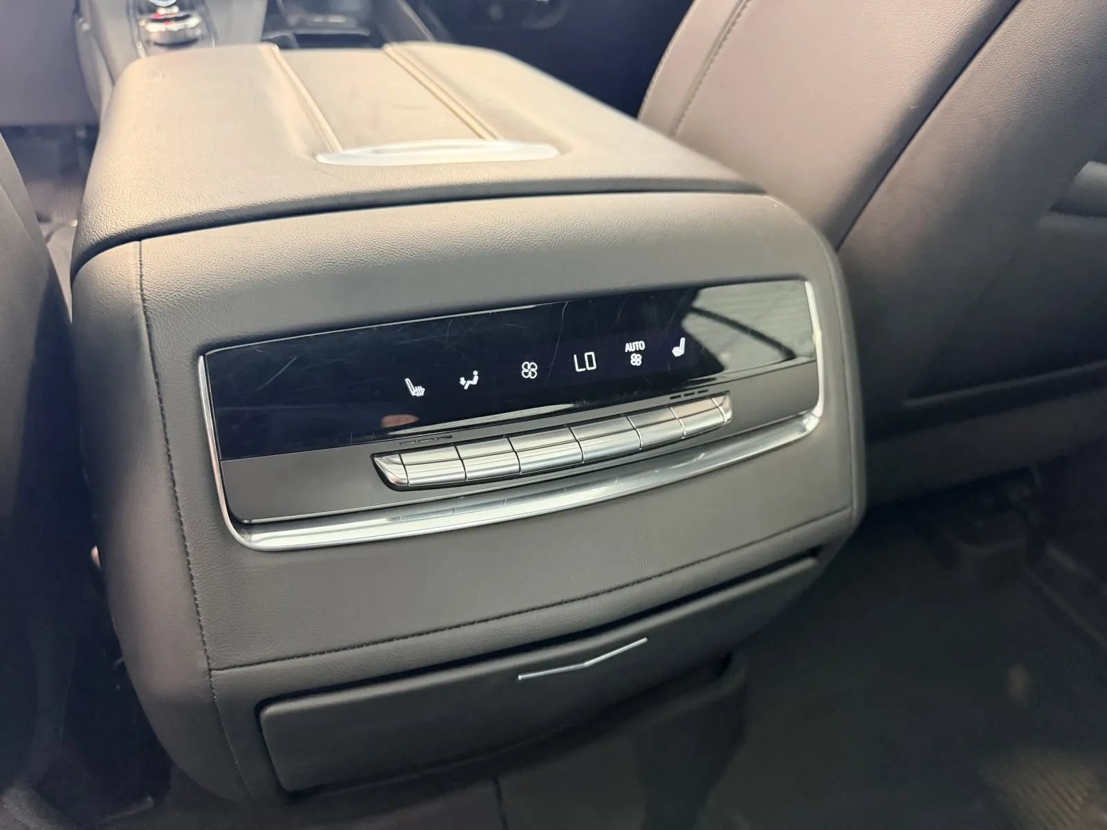 Used 2023 Cadillac Escalade Sport w/ Touring Package AWD/4WD image 46