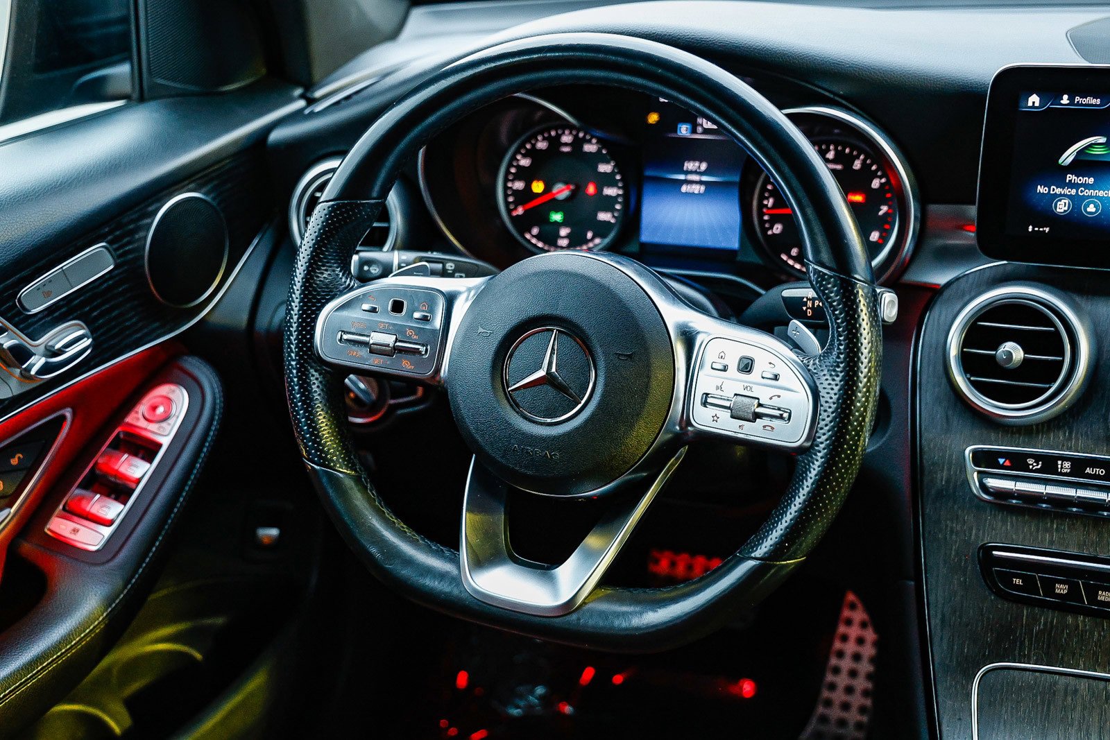 Used 2022 Mercedes-Benz GLC 300 4MATIC image 13