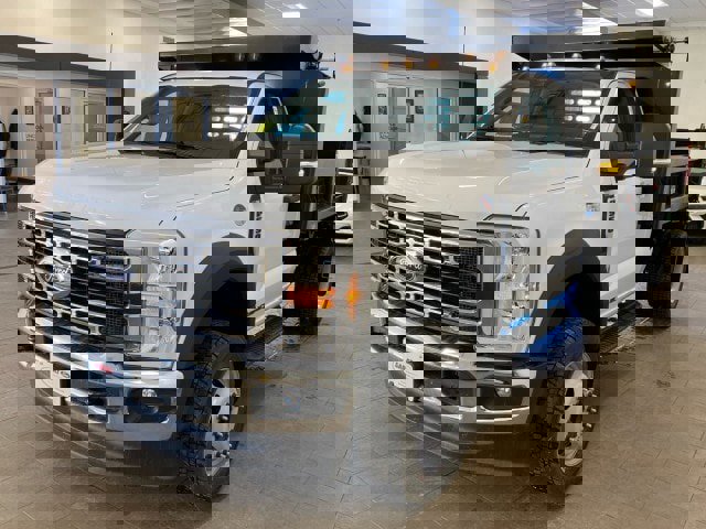 New 2024 Ford F550 4x4 Regular Cab Super Duty image 4