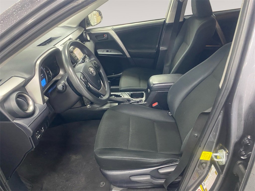 Used 2016 Toyota RAV4 LE image 9