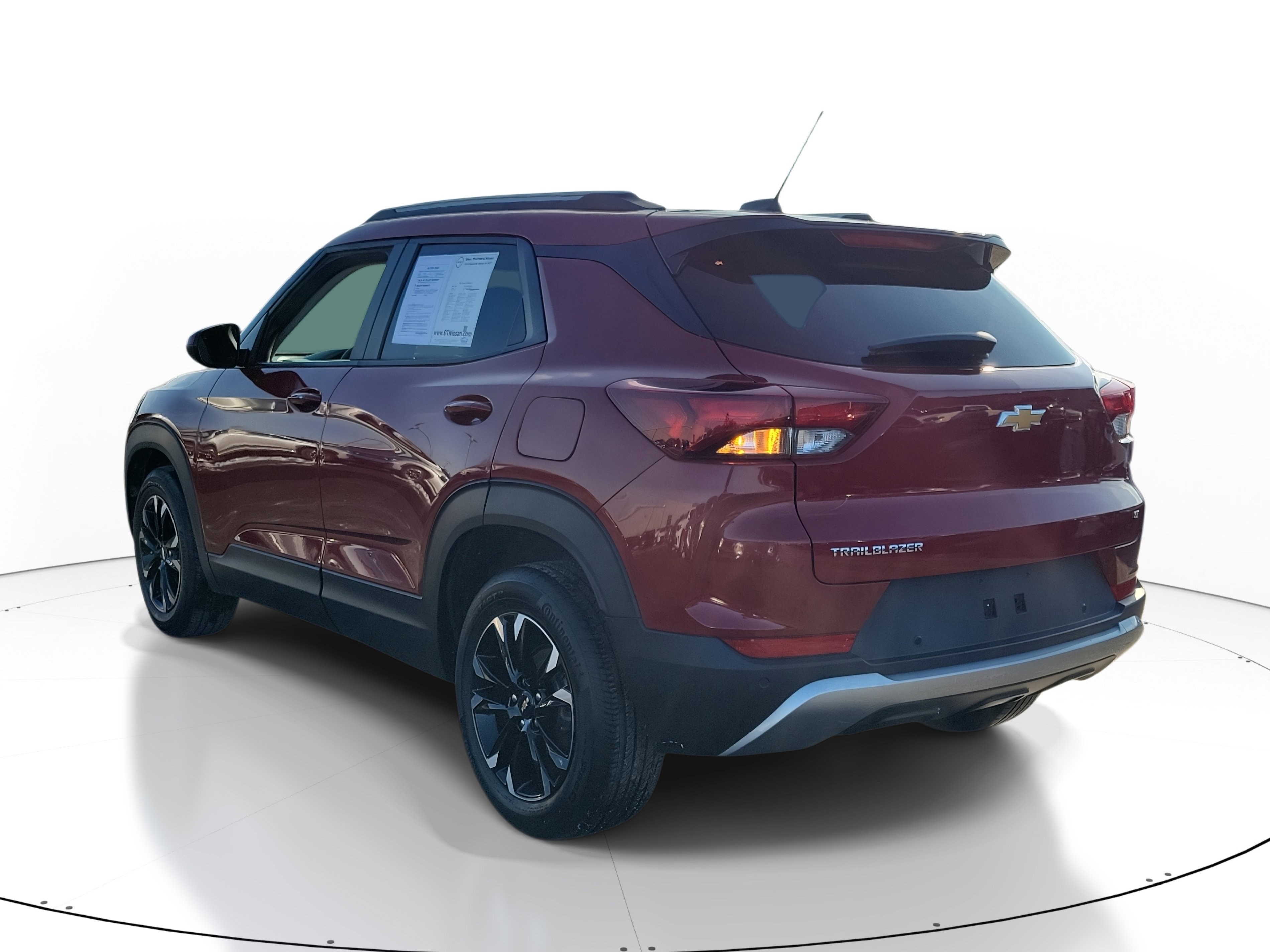 Used 2021 Chevrolet TrailBlazer LT w/ Convenience Package image 3