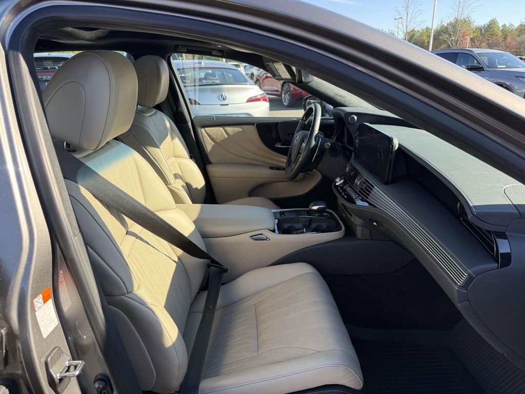 Used 2022 Lexus LS 500 AWD image 14
