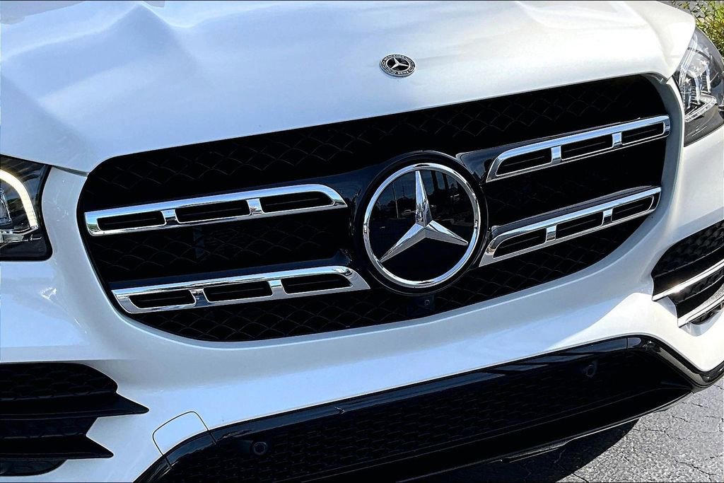Used 2021 Mercedes-Benz GLS 580 4MATIC image 34