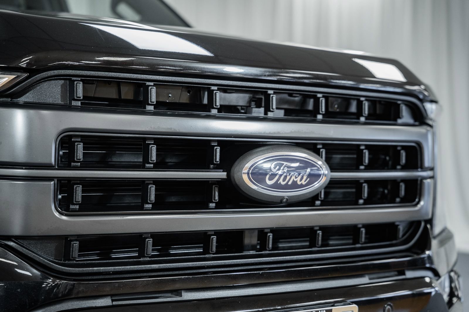 Certified 2023 Ford F150 Lariat w/ Equipment Group 502A High image 11