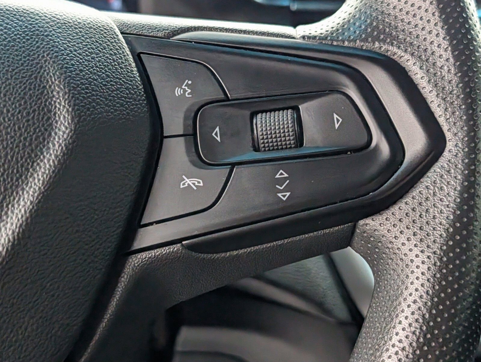 Used 2023 Chevrolet Bolt LT w/ Driver Confidence Package image 30