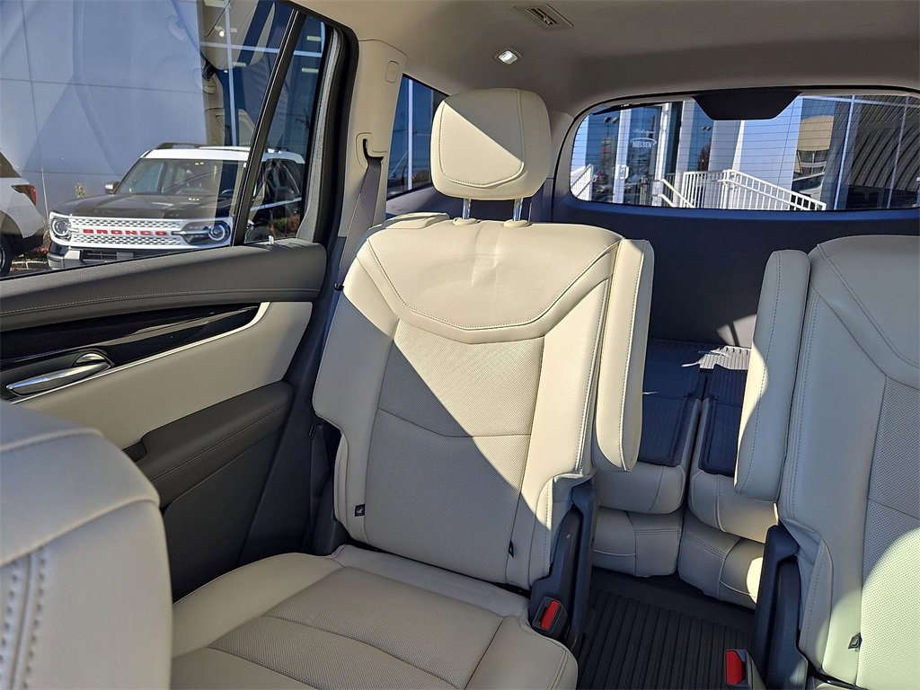 Used 2024 Cadillac XT6 Premium Luxury w/ Technology Package image 12