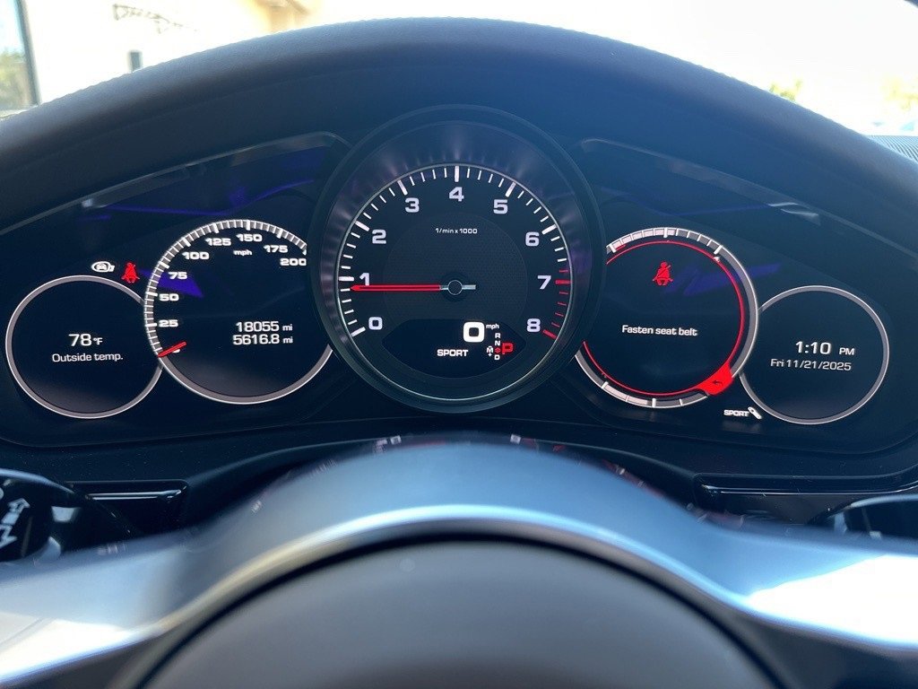 Used 2018 Porsche Panamera 4S image 9
