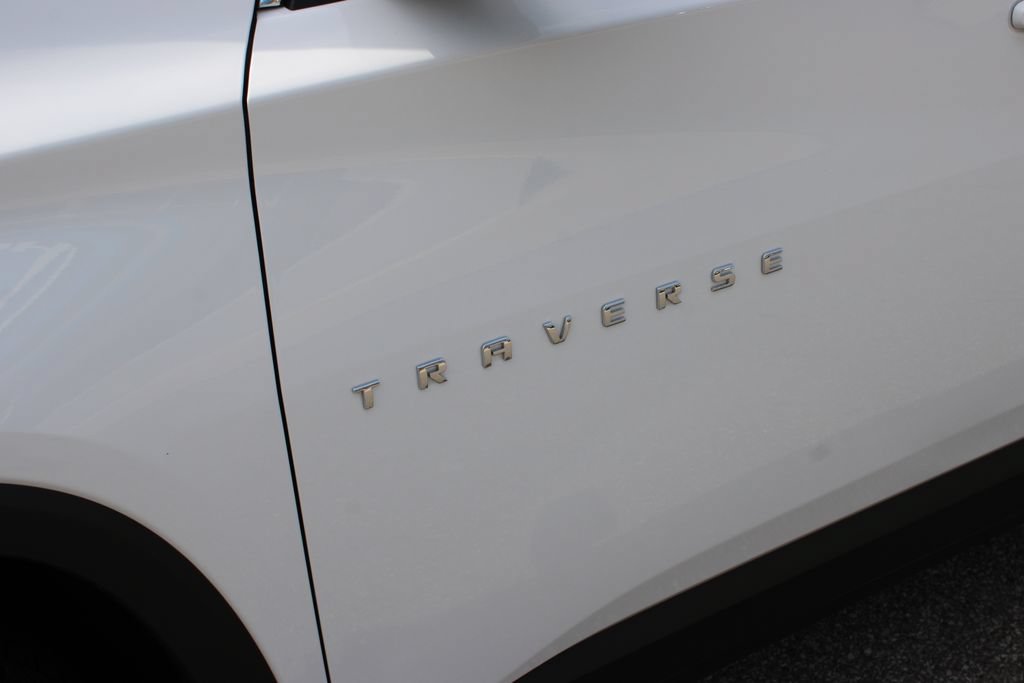 Used 2022 Chevrolet Traverse LT FWD image 9