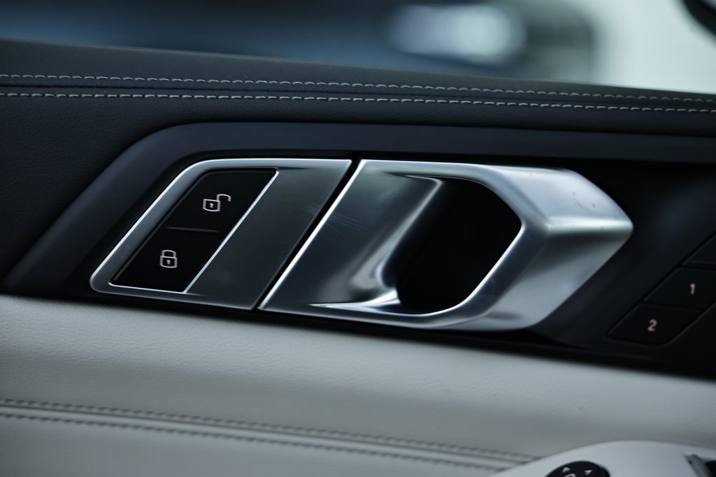 New 2026 BMW X5 xDrive50e w/ Executive Package image 16