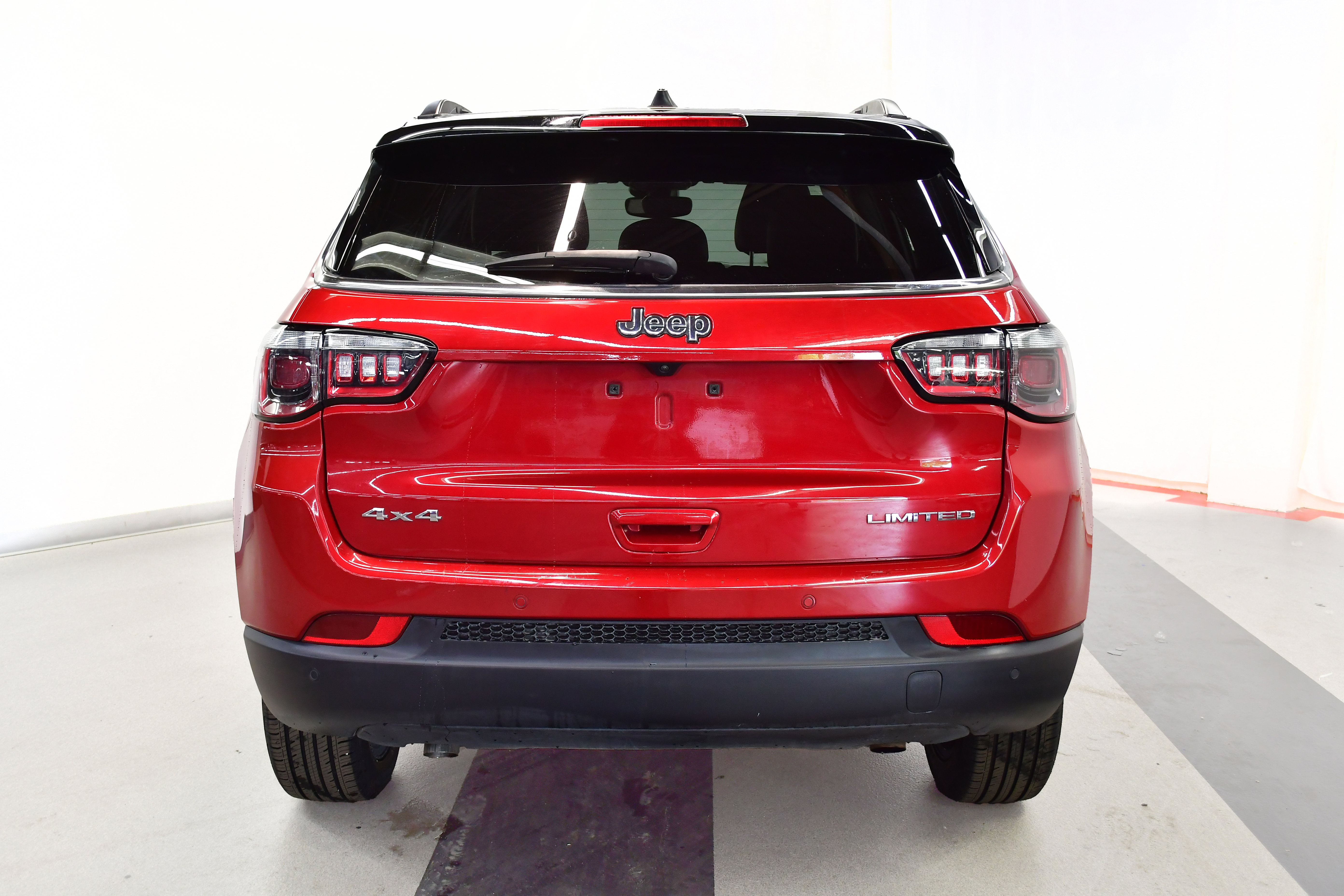 Used 2025 Jeep Compass Limited AWD/4WD image 6