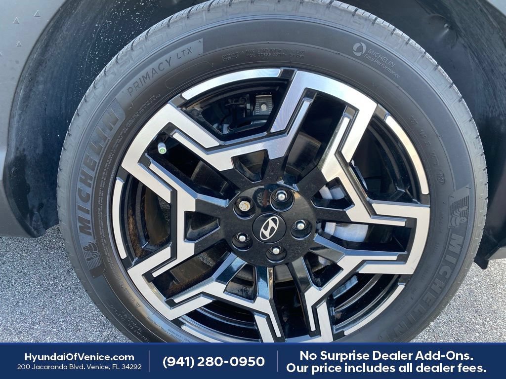 Certified 2025 Hyundai Santa Cruz Limited AWD/4WD image 24