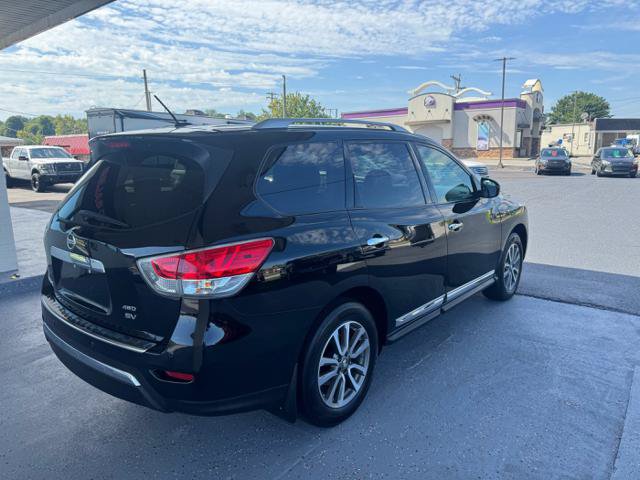 Used 2013 Nissan Pathfinder SV AWD/4WD image 3