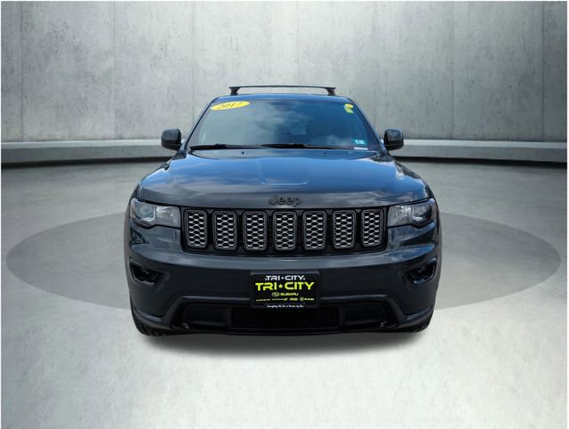 Used 2017 Jeep Grand Cherokee Altitude AWD/4WD image 10