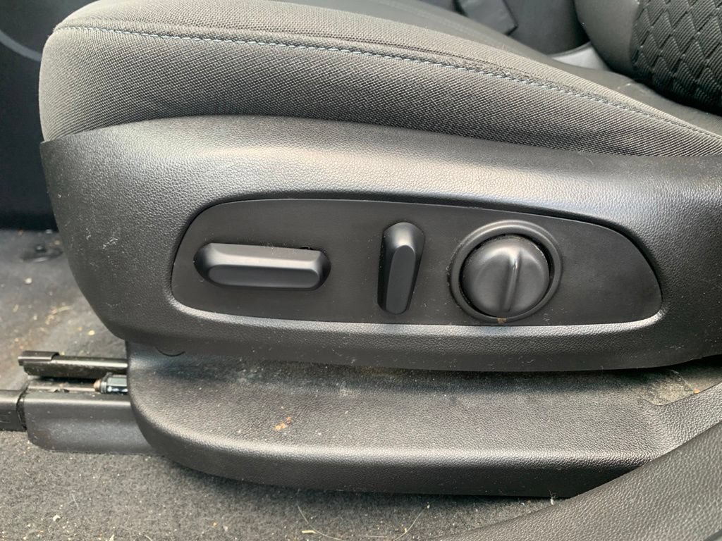 Used 2019 Chevrolet Blazer LT FWD image 21