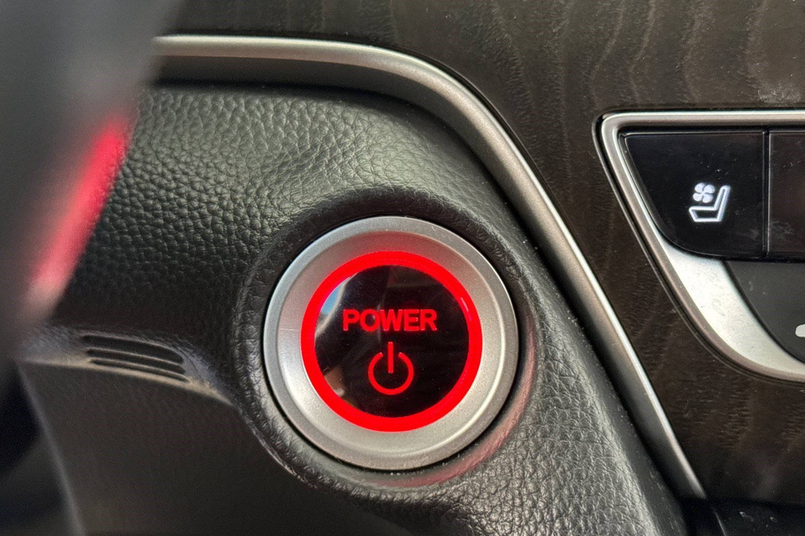 Used 2021 Honda Accord Touring image 16
