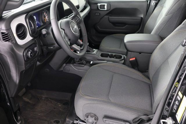 Used 2025 Jeep Wrangler Willys image 18