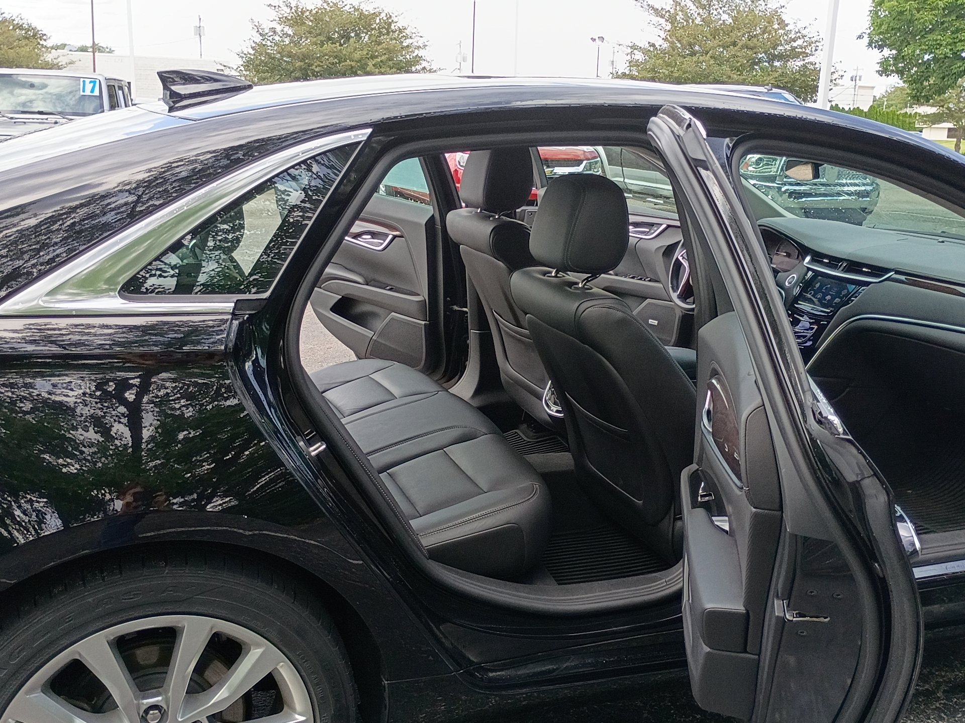 Used 2017 Cadillac XTS Luxury w/ Driver Awareness Package FWD image 12