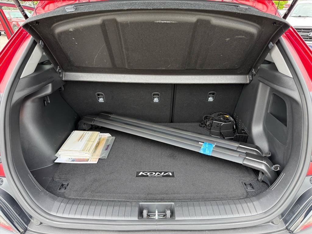 Used 2022 Hyundai Kona SEL w/ Cargo Package AWD/4WD image 7