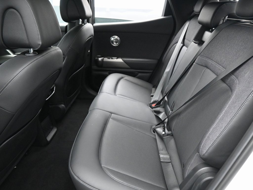 Used 2025 Genesis GV60 RWD image 29