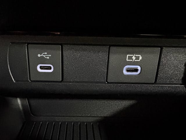 Used 2026 Toyota Prius Plug-In Hybrid FWD image 12